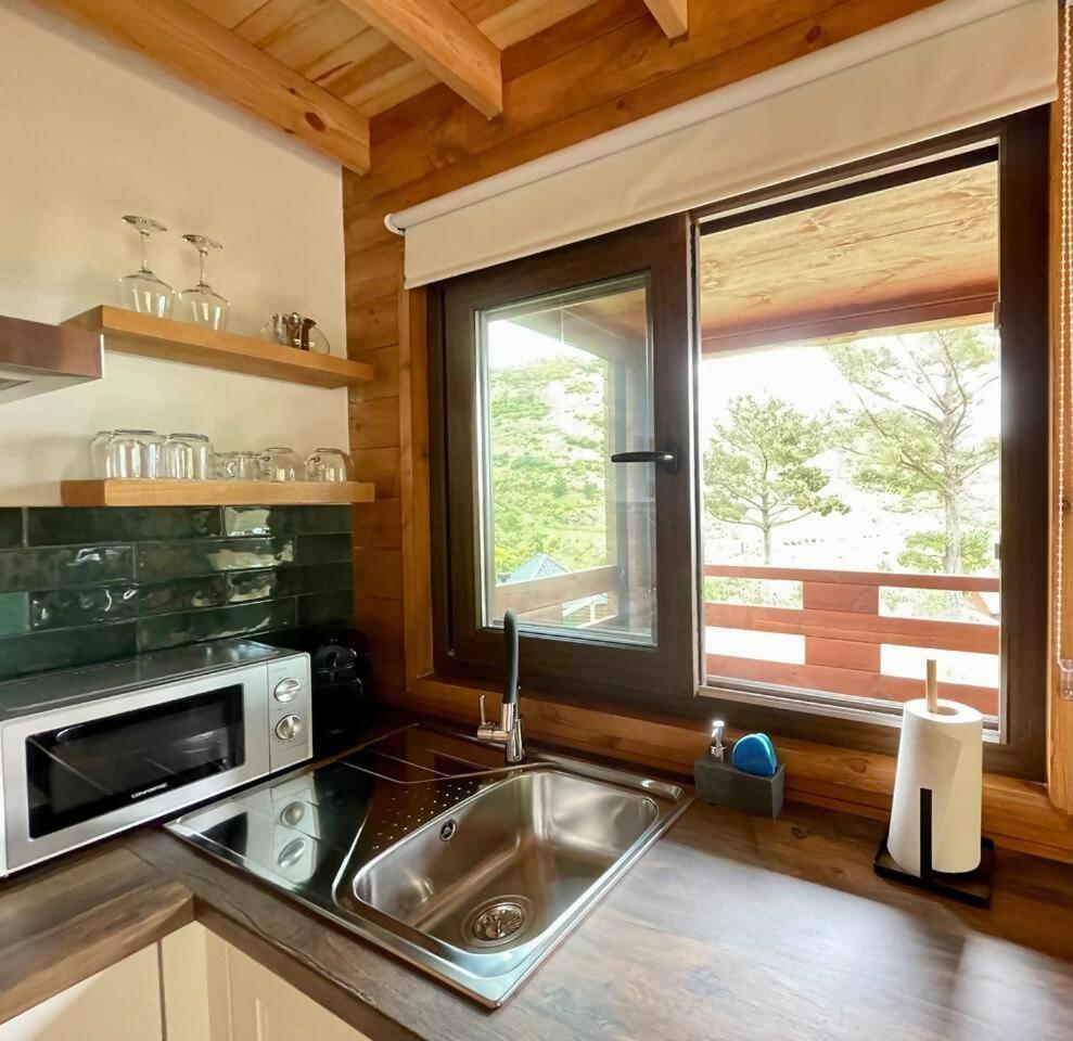 ホテル Mountain Eco Shelter 7 フンシャル エクステリア 写真